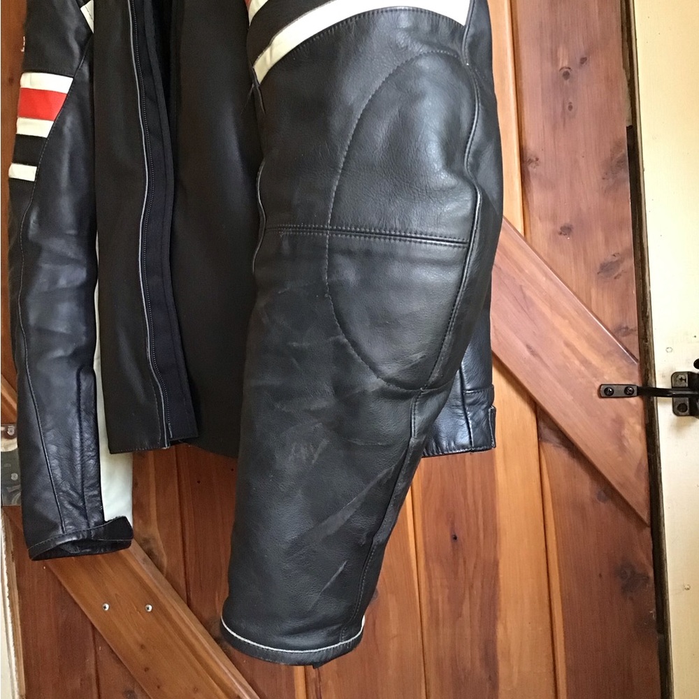 Dainese Armored leather motorcycle jacket, size 58 XL - Picture 10 of 16